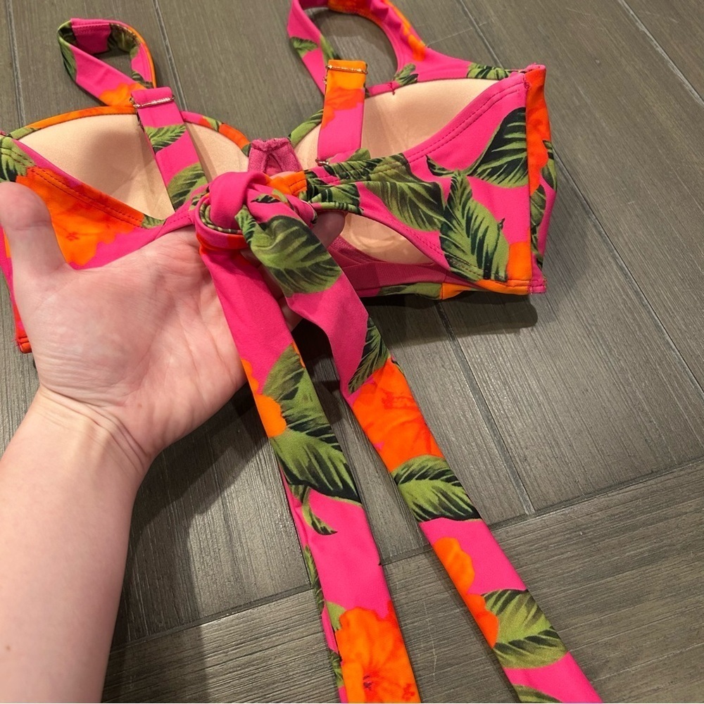 BEACH RIOT BIKINI SET!! - Picture 12 of 16